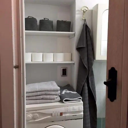 아파트 Best Located In